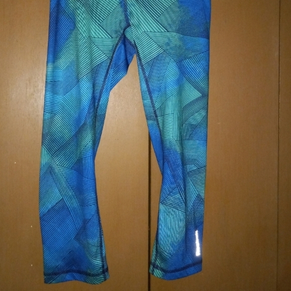 REEBOK ACTIVEWEAR YOGA CAPRI. WOMENS XS. - Picture 10 of 11